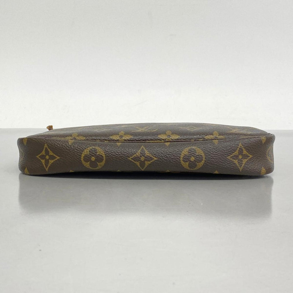 Louis Vuitton Pochette Accessoires  Canvas Clutch Bag