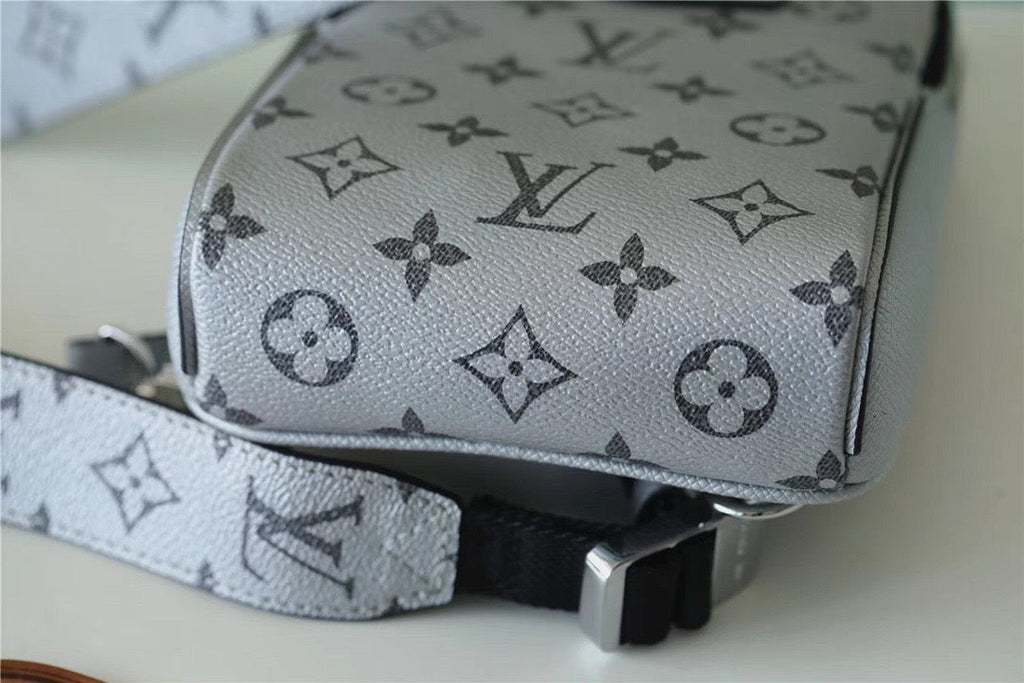 Louis Vuitton Outdoor Sling Bag Taigarama Gunmetal Gray For Men, Bags, Crossbody Bags 8.3in/21cm Louis Vuitton 