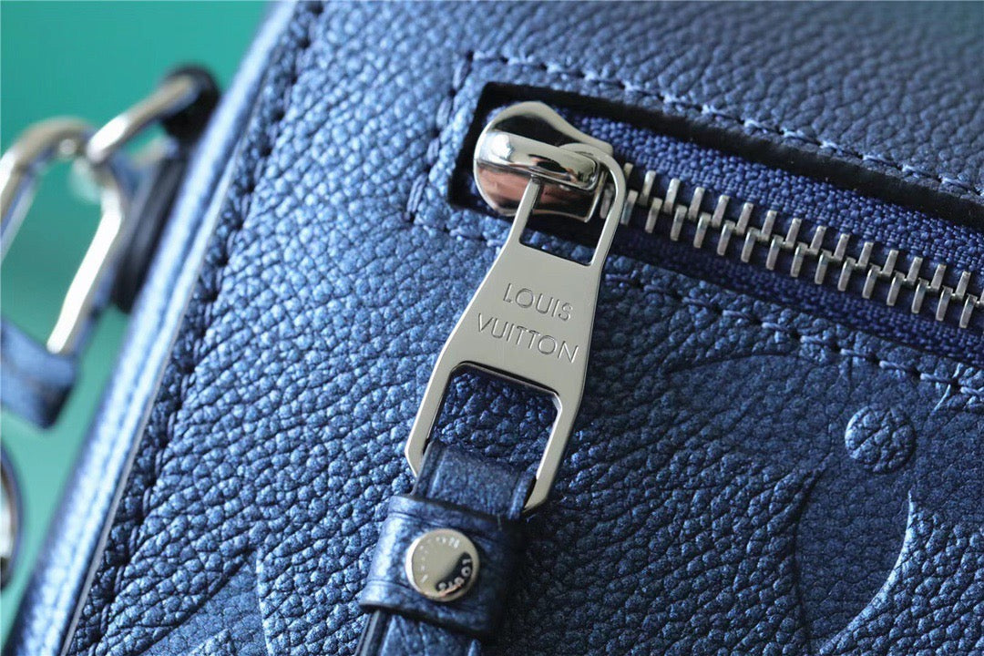 Louis Vuitton Pochette Metis Monogram Canvas Navy Blue For Women, WomenÃƒÂ¢Ã¢â€šÂ¬Ã¢â€žÂ¢s Handbags, Shoulder Bags And Crossbody Bags 9.8in/25cm Louis Vuitton