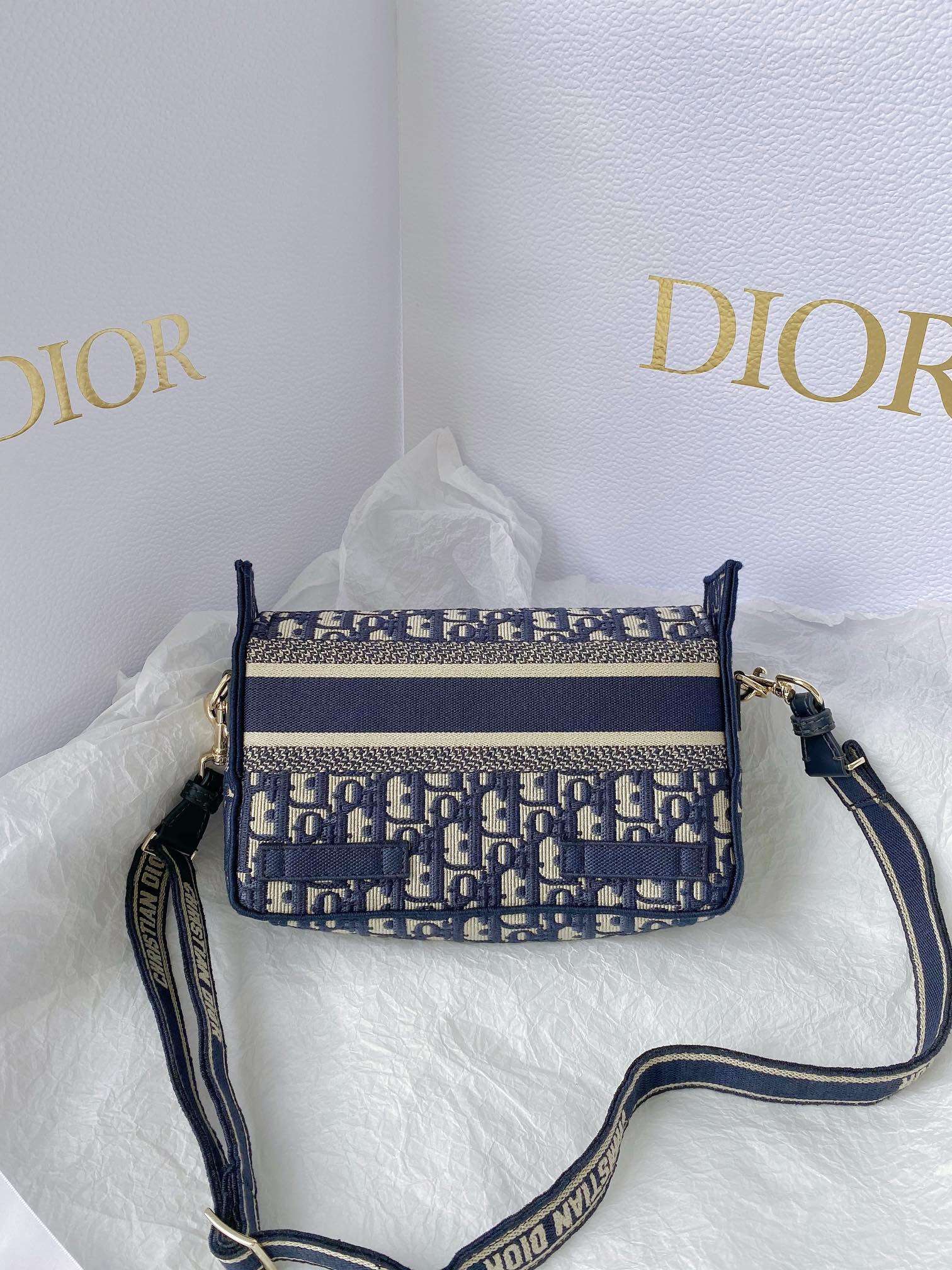 Dior Small DYORCAMP Bag Blue Oblique Embroidery, Blue Handbags, Shoulder Bags, Crossbody Bags, 23cm CD M1241ORIW_M928