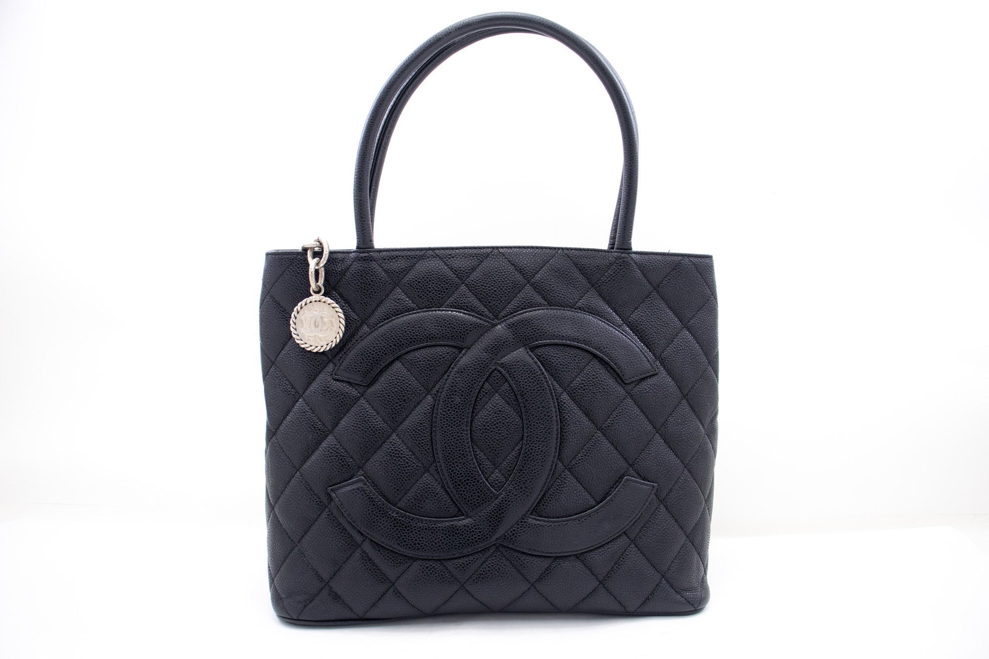 CHANEL SiLouis Vuittoner Medallion Caviar Shoulder Bag Shopping Tote Black k56