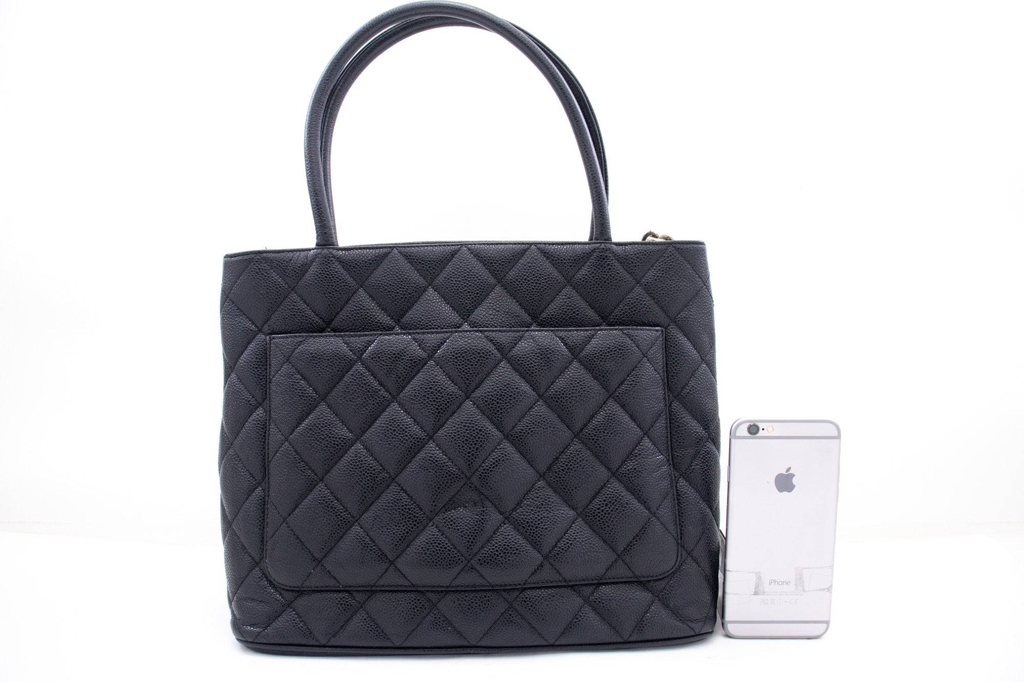 CHANEL SiLouis Vuittoner Medallion Caviar Shoulder Bag Shopping Tote Black k56