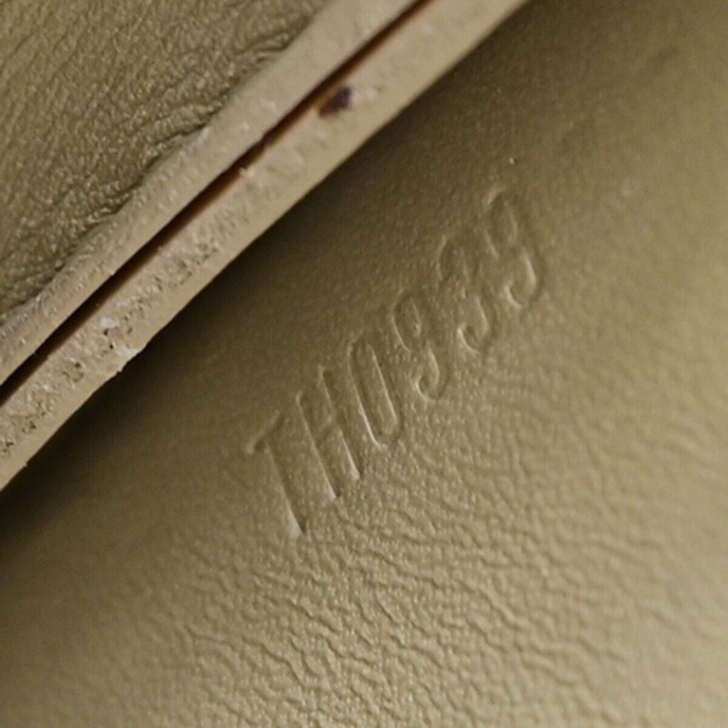 Louis Vuitton Lexington   Leather Clutch Bag