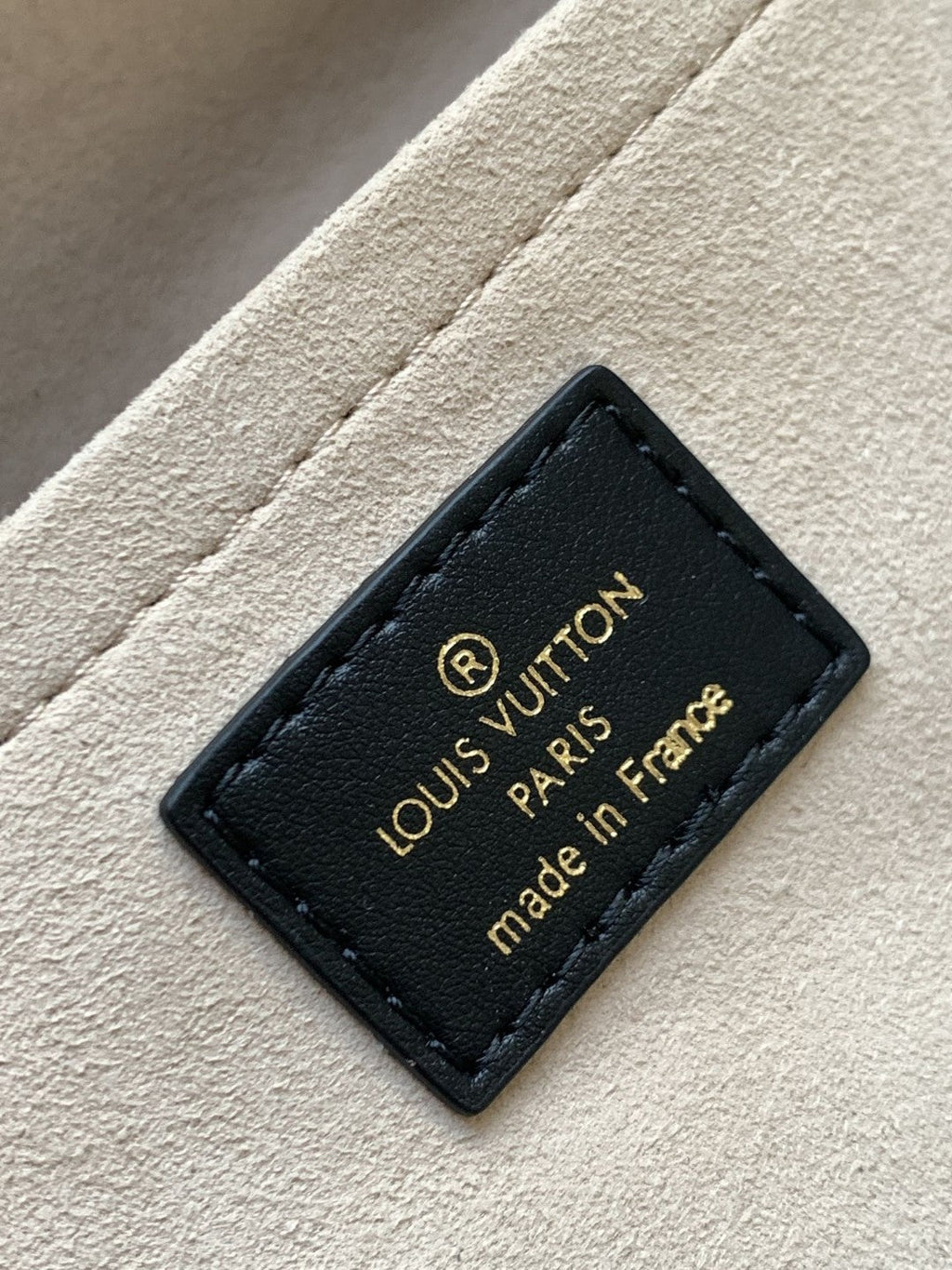 Louis Vuitton On My Side MM Tote Bag Monogram Canvas Laurier Green For Women,  Shoulder Bags 12in/31cm Louis Vuitton M55302