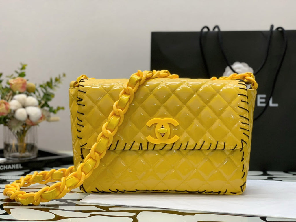 Chanelouis Vuittoninyl Classic Yellow Shoulder bag For Women 29cm/11.5in