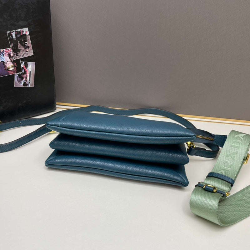 Barnes-Bags - Prada Bags - 930