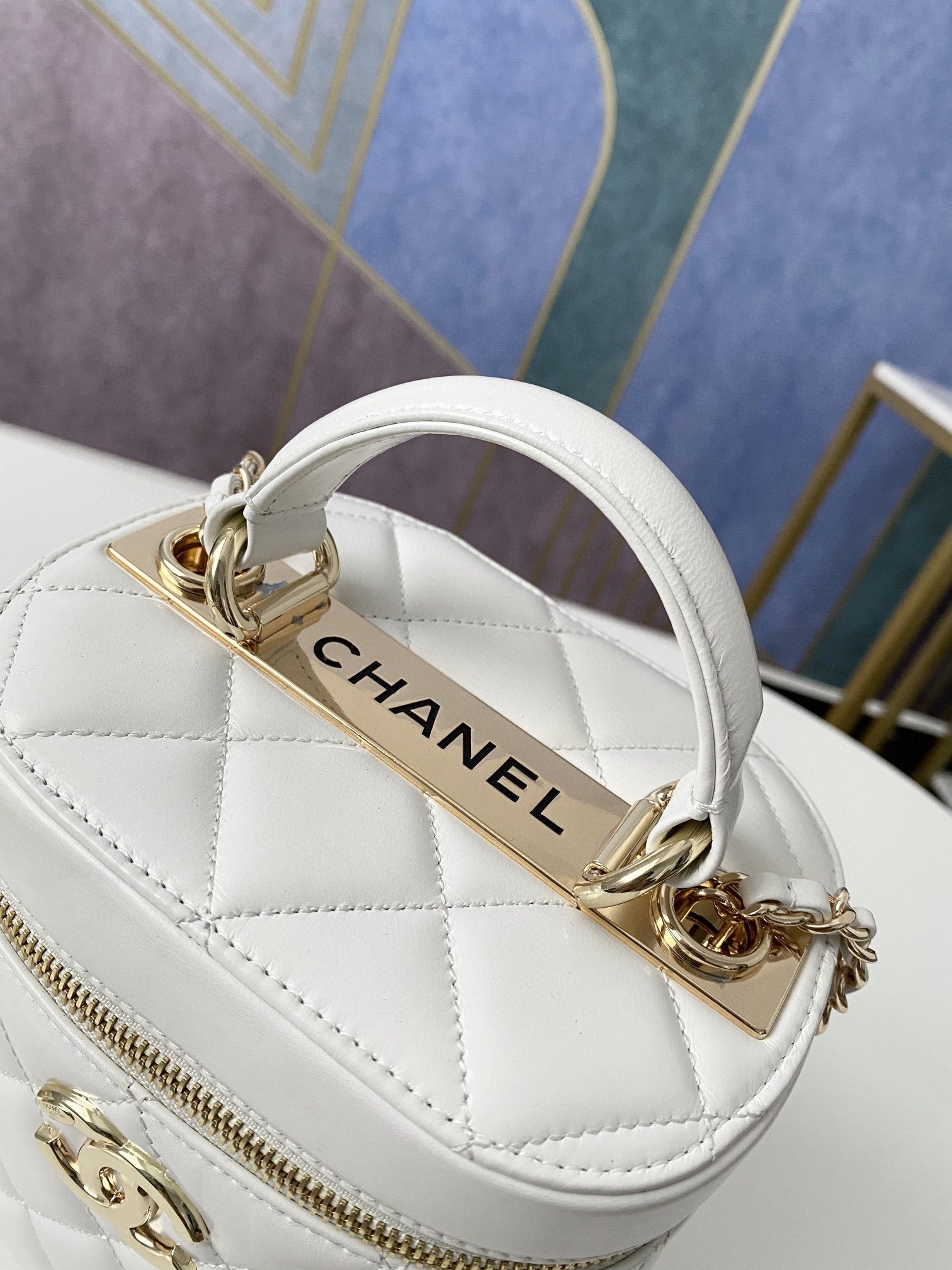 Chanelouis Vuittonanity Case Gold Hardware White For Women, Women’s Handbags, Shoulder Bags 9.4in/24cm 