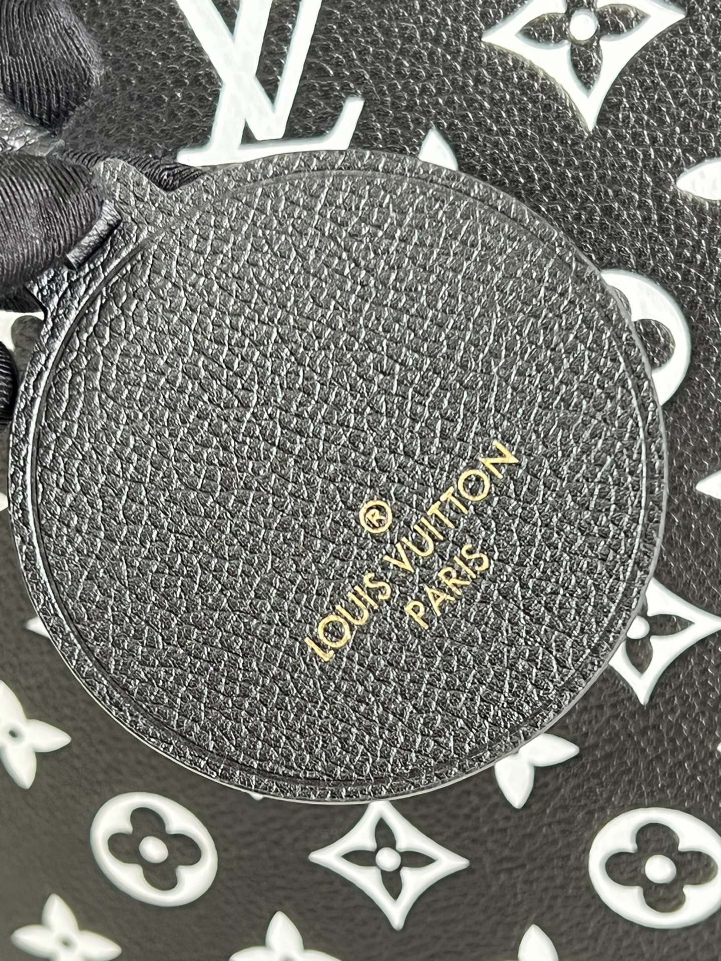 Louis Vuitton Neverfull MM Monogram Empreinte Black/White For Women,  Tote Bags 12.2in/31cm Louis Vuitton M46103