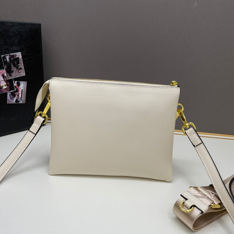 Barnes-Bags - Prada Bags - 796