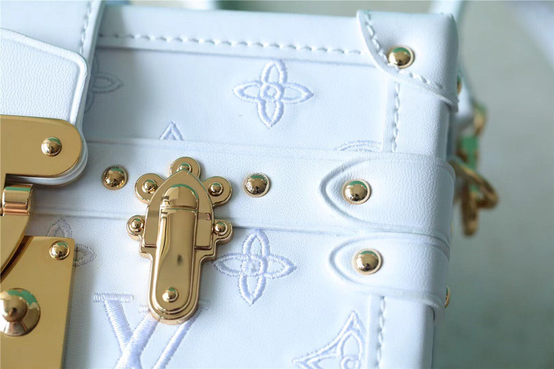 Louis Vuitton Petite Malle Monogram White For Women,  Shoulder And Crossbody Bags 7.9in/20cm Louis Vuitton M20847