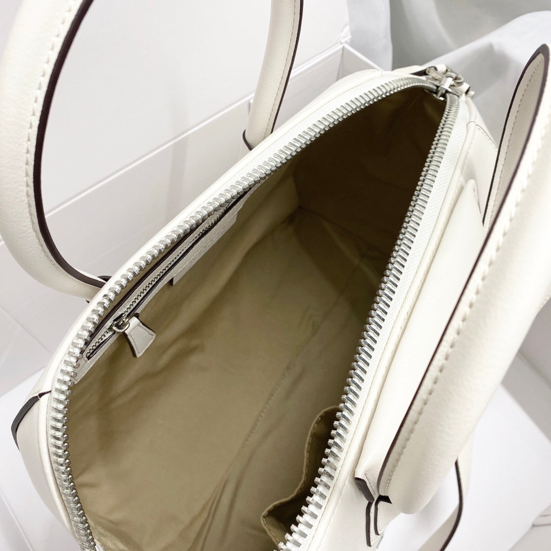 gv Antigona Bag White For Women, Handbags, Shoulder Bags 13in/33cm GVCÃ‚Â 