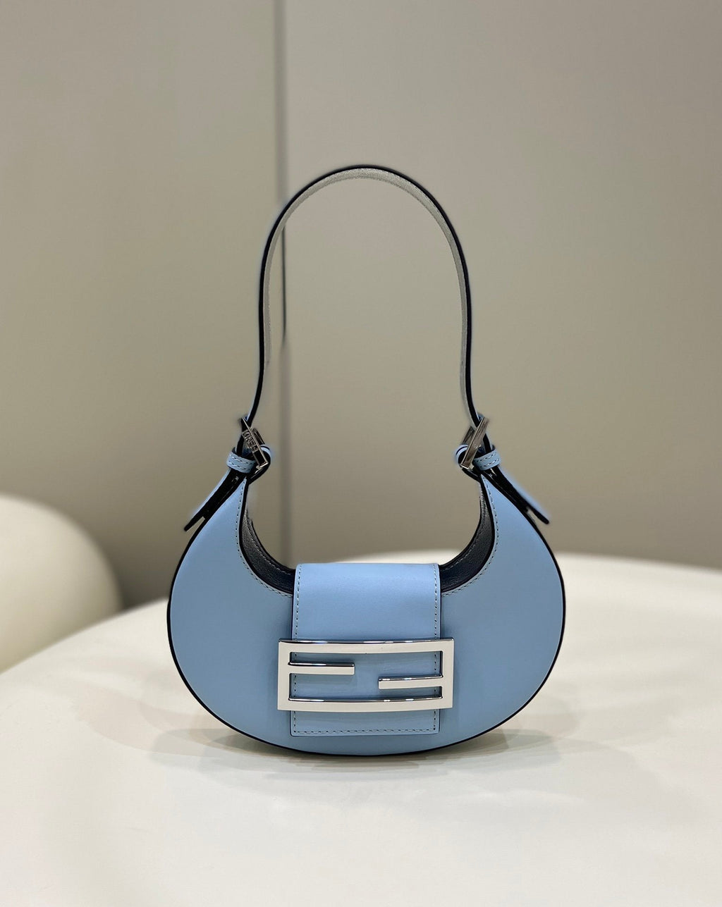 Cookie White For Women, Women’s Handbags, Shoulder Bags 7.4in/19cm FF 8BS065AAIWF1HBK