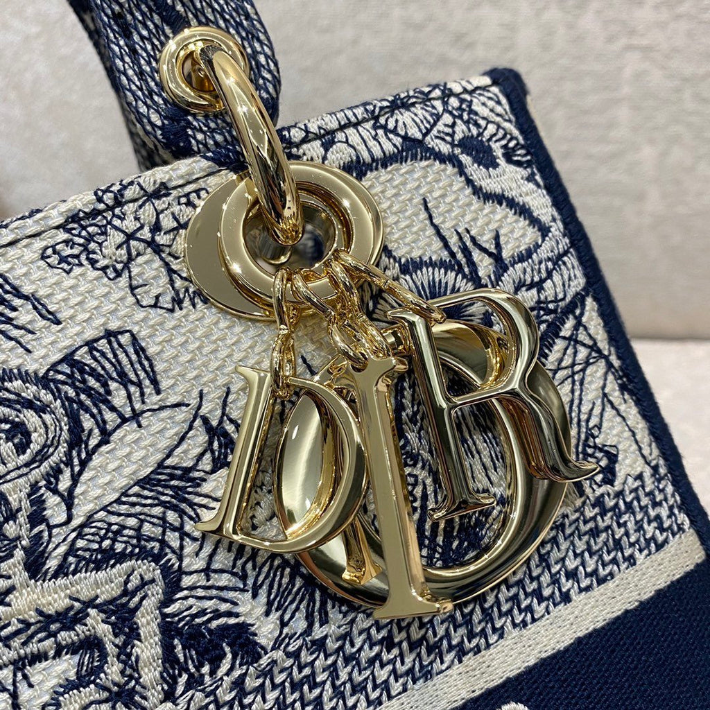 Dior MeDiorum Lady D-Lite Bag Blue Toile de Jouy Reverse Embroidery, Blue Handbags, Crossbody Bags, 24cm CD M0565ORGO_M928