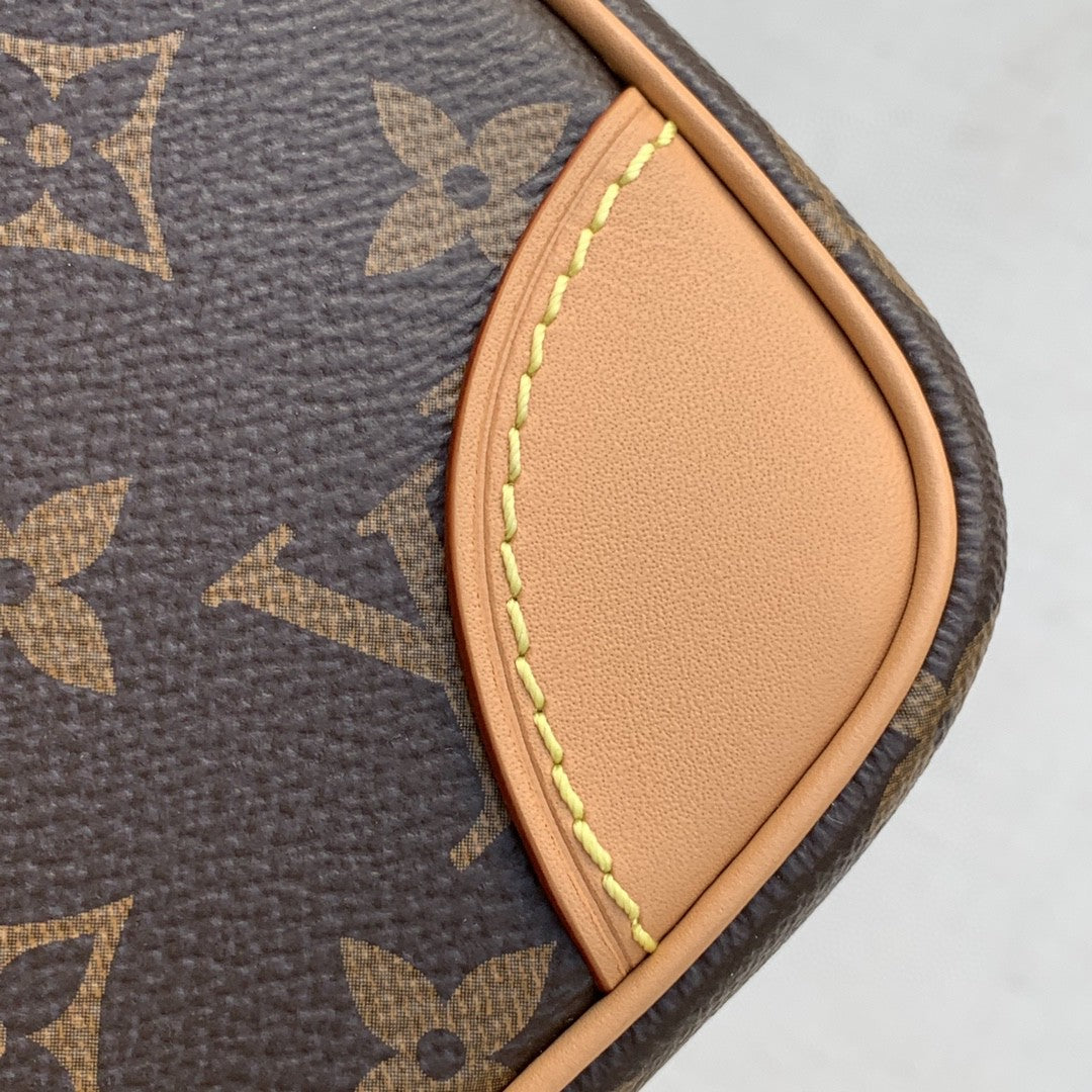Louis Vuitton Danube Monogram Canvas For Women, Women’s Bags, Shoulder Bags 8.3in/21cm Louis Vuitton M45266