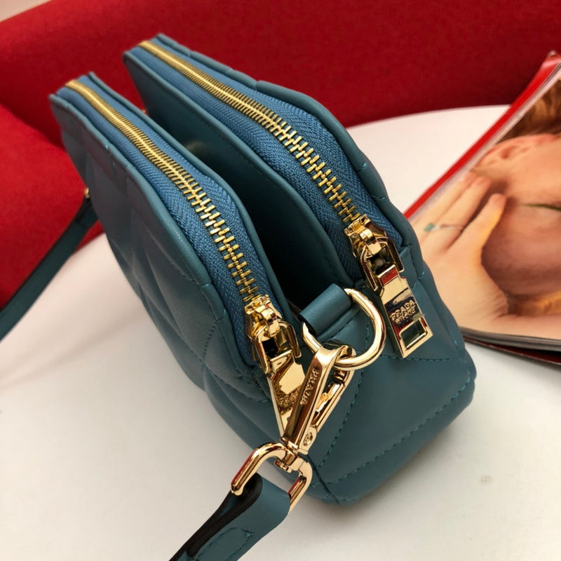 Barnes-Bags - Prada Bags - 928