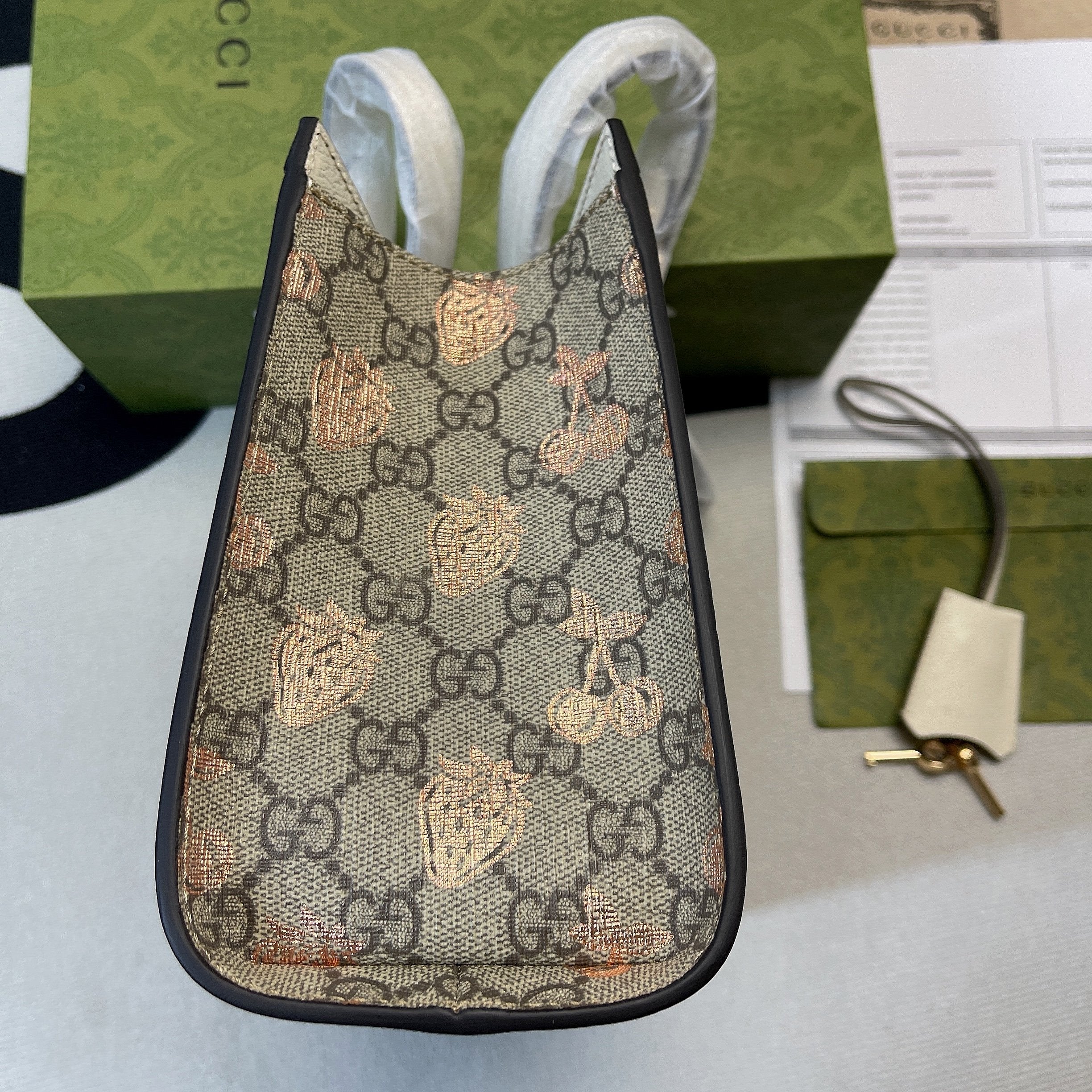 Padlock Small Strawberry Shoulder Bag Beige For Women, Women’s Bags 10in/26cm Glami