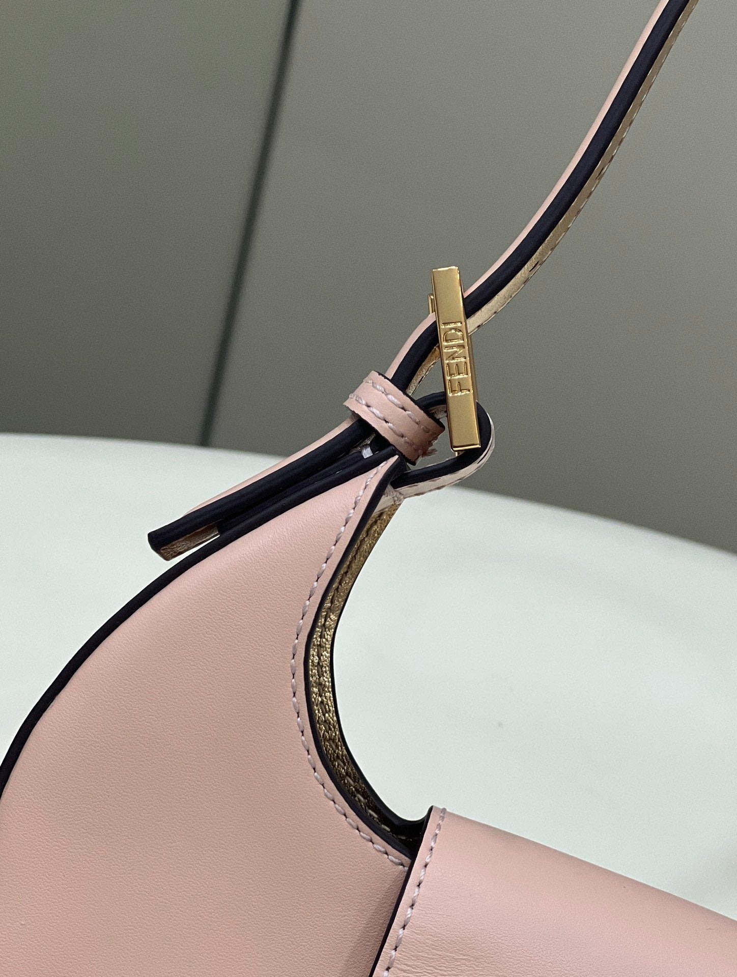 Cookie Pale Pink For Women, Women’s Handbags, Shoulder Bags 7.4in/19cm Pink FF 8BS065AAIWF14N1