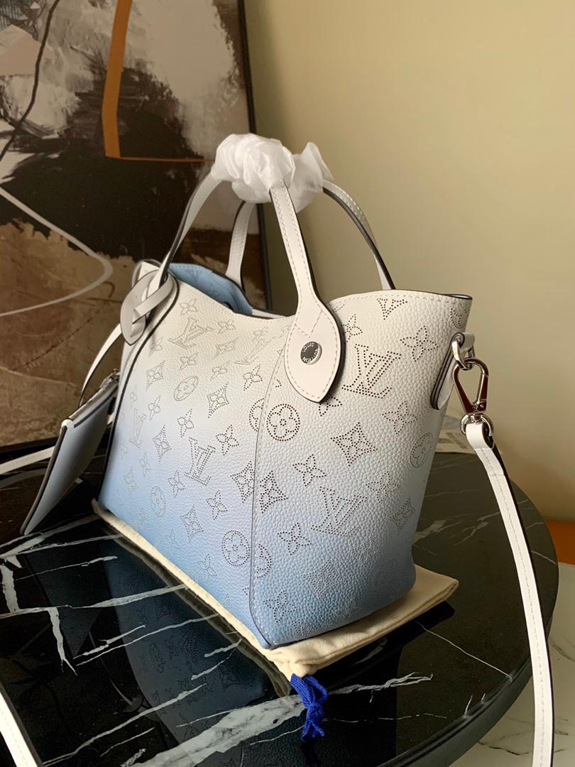 Louis Vuitton Hina PM GraGLAMIent Blue For Women, WomenÃƒÂ¢Ã¢â€šÂ¬Ã¢â€žÂ¢s Handbags, Shoulder And Crossbody Bags 9in/23cm Louis Vuitton