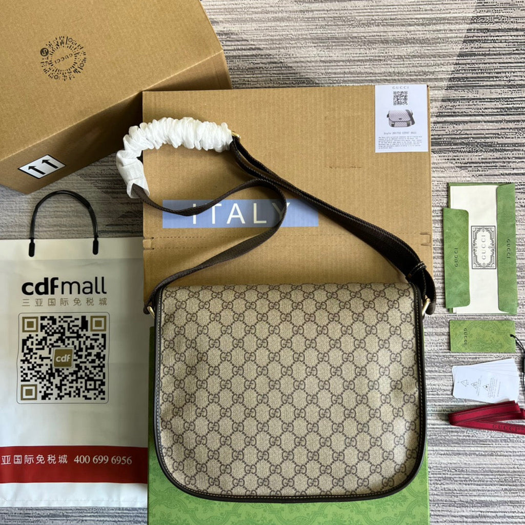 Gucci Messenger Bag Shoulder Bag Beige Gucci Supreme Canvas For Women,Men 12.9in/33cm 2101214094842