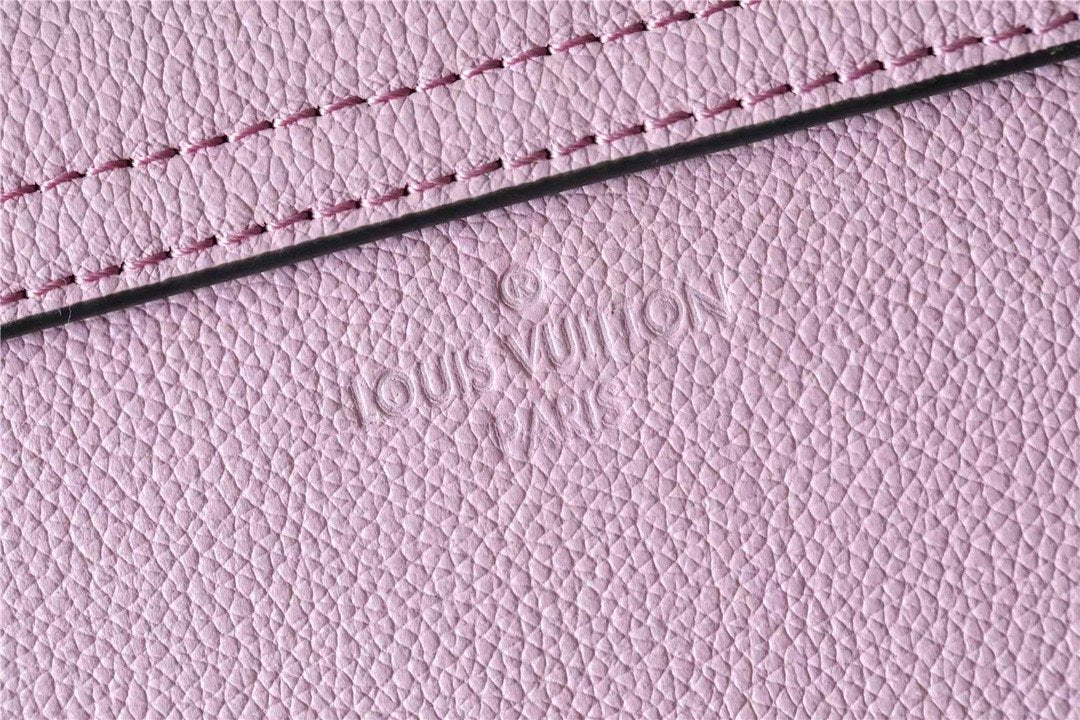 Louis Vuitton Lockme Tender Pink For Women, WomenÃƒÂ¢Ã¢â€šÂ¬Ã¢â€žÂ¢s Handbags, Shoulder And Crossbody Bags 7.5in/19cm Louis VuittonÃƒâ€šÃ‚Â 