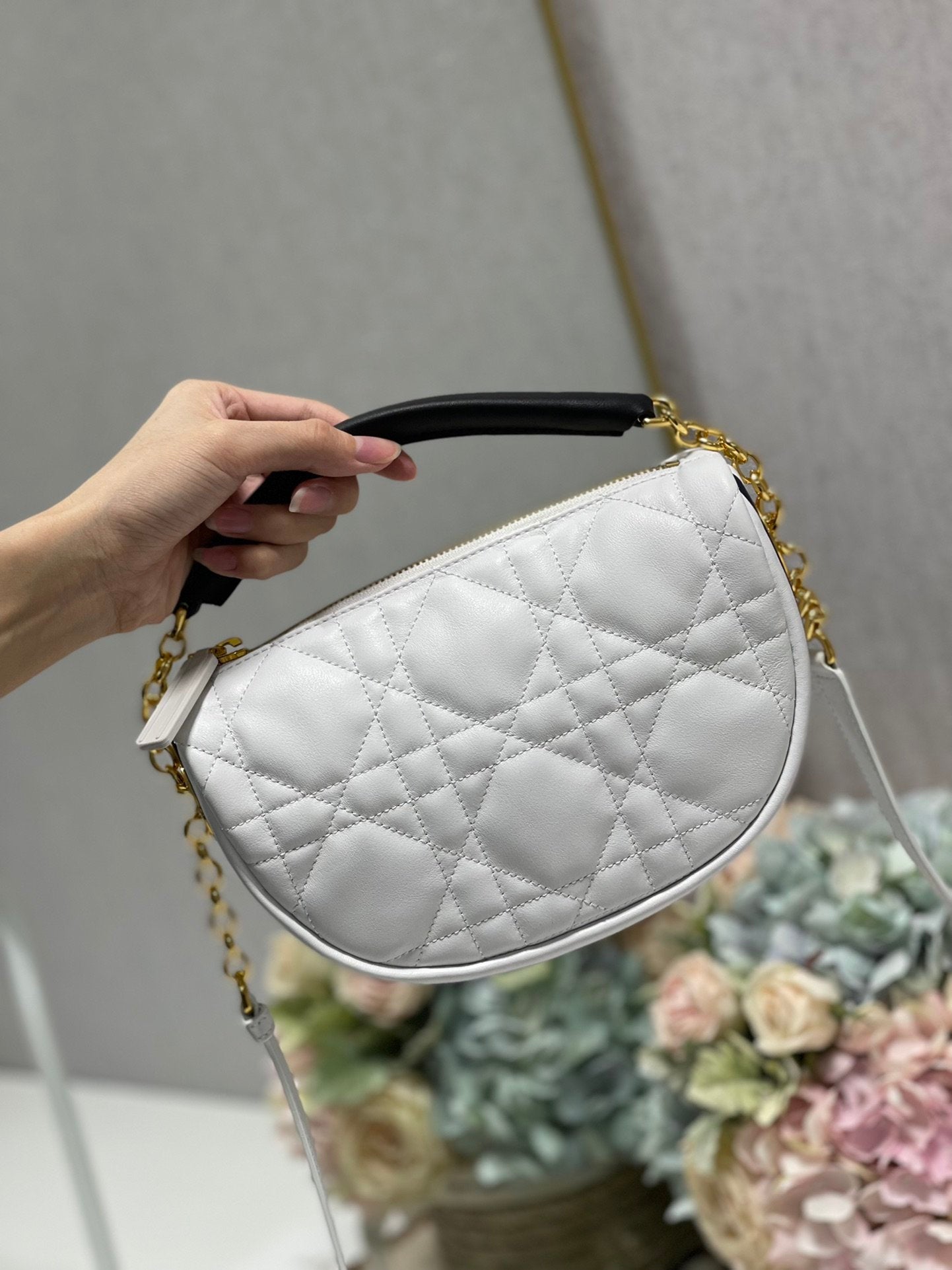 Dior Small Vibe Hobo Bag White Cannage, White Handbags, Crossbody Bags, 20cm CD M7200ONOA_M879