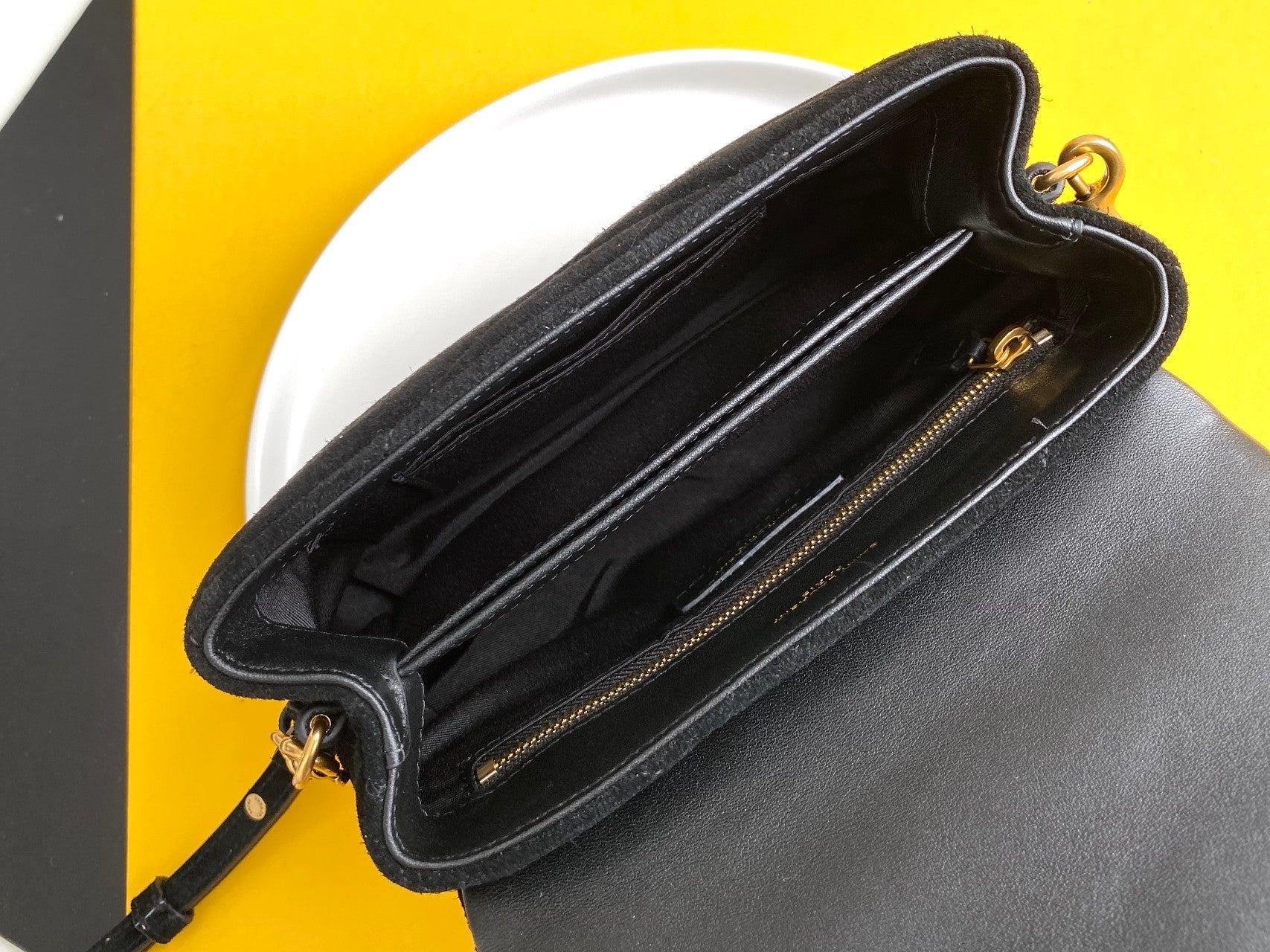 Top Quality Loulou Toy Strap Bag With Gold Hardware For Women 7.8in/20cm YSL 6784011U8271000