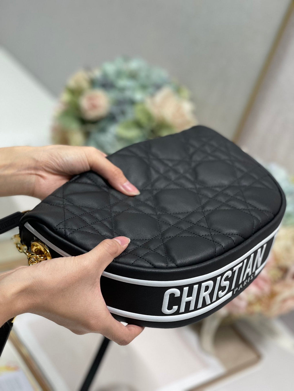 Dior MeDiorum Vibe Hobo Bag Black Cannage, Black Handbags, Crossbody Bags, 30cm CD M7201ONOA_M911