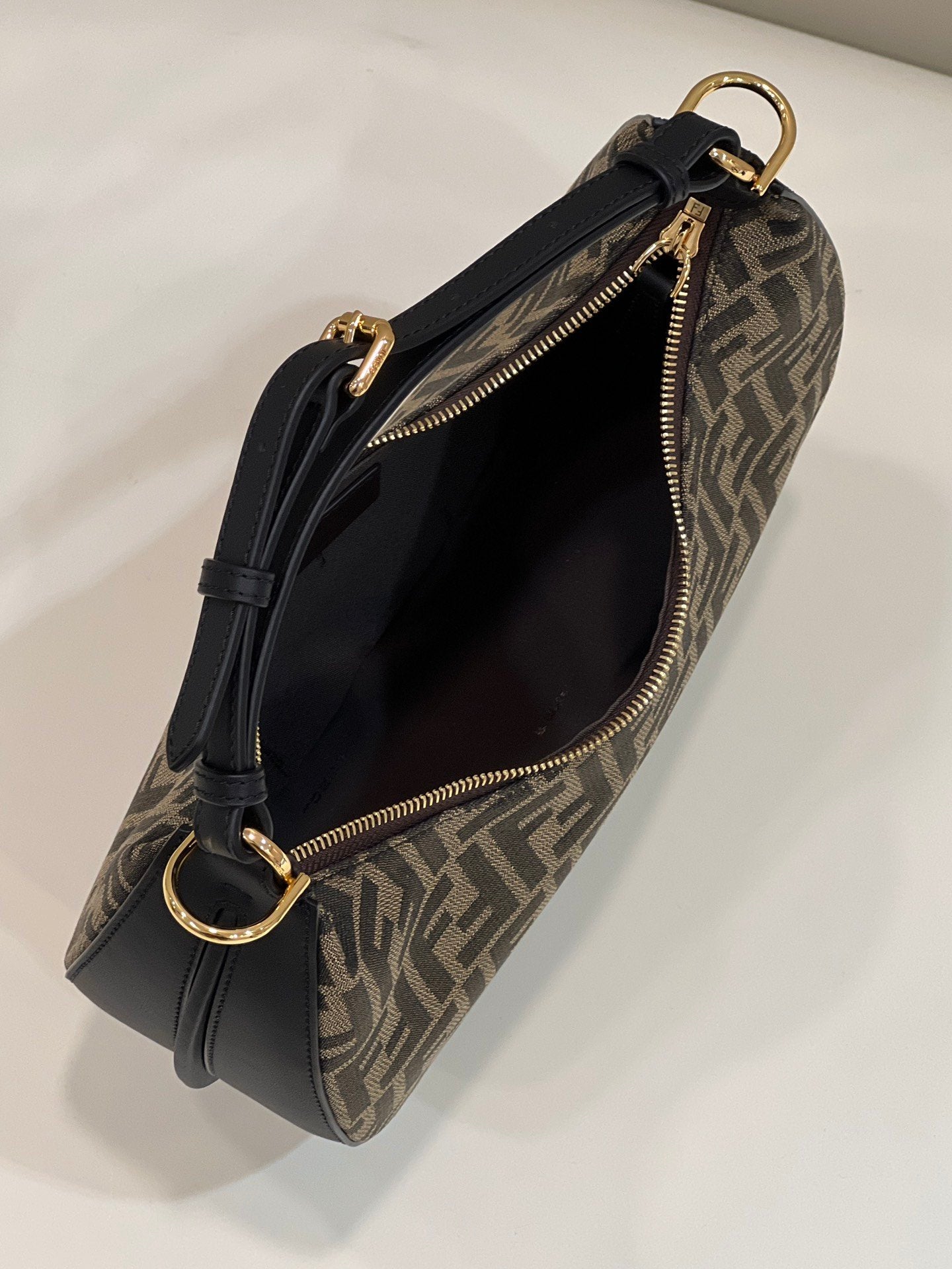 graphy Small Brown For Women, Women’s Handbags, Shoulder Bags 11.4in/29cm 8BR798