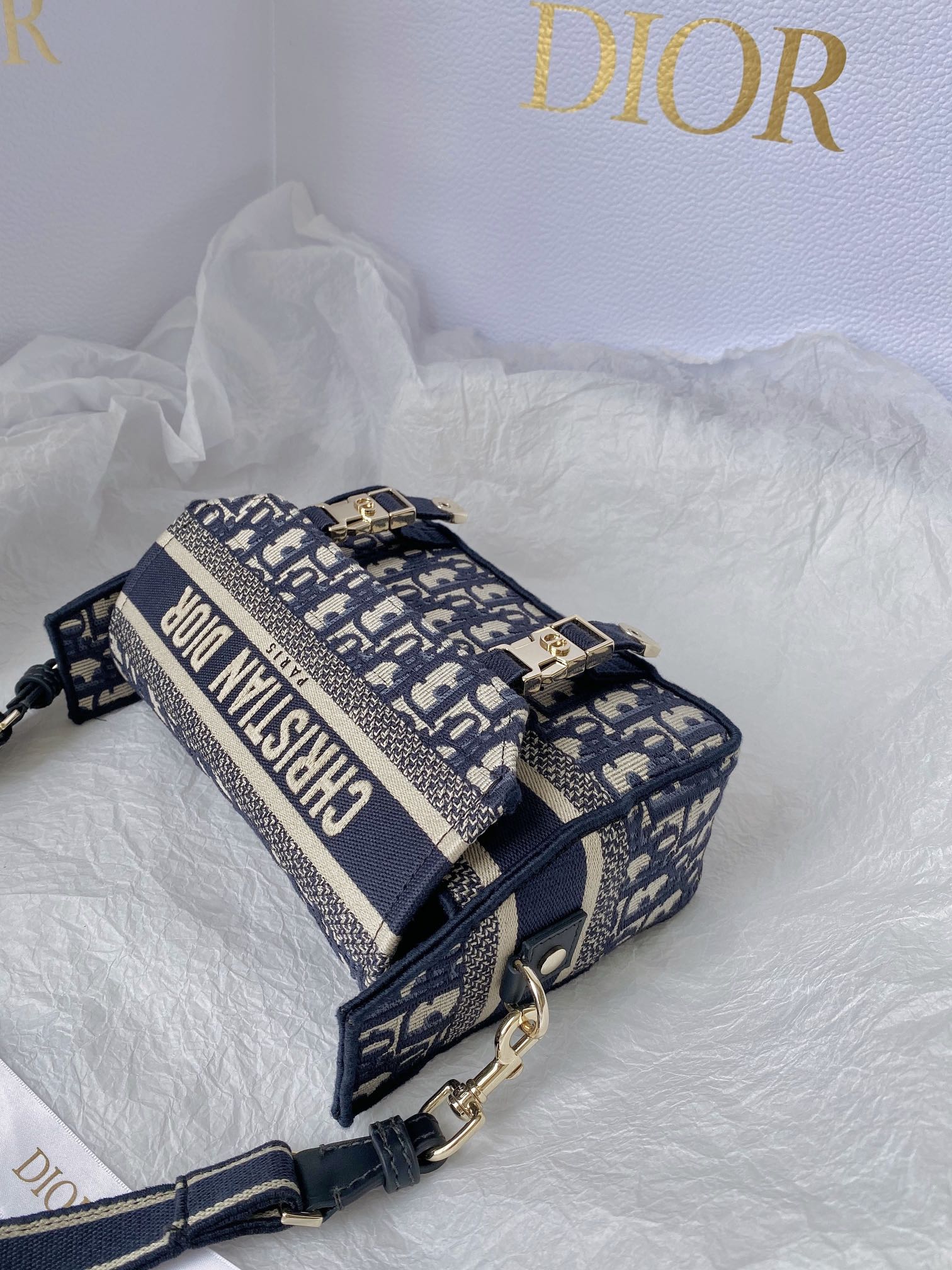 Dior Small DYORCAMP Bag Blue Oblique Embroidery, Blue Handbags, Shoulder Bags, Crossbody Bags, 23cm CD M1241ORIW_M928