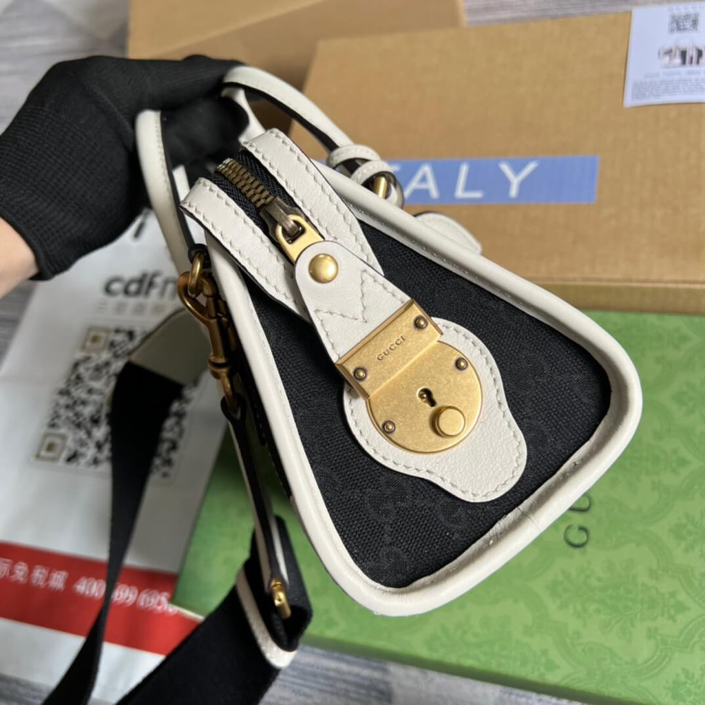 GC 715771 Exquisite mini white black 22CM