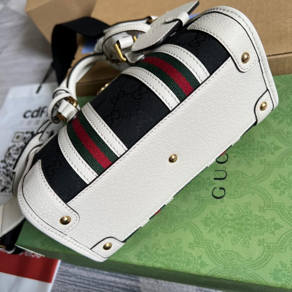 GC 715771 Exquisite mini white black 22CM