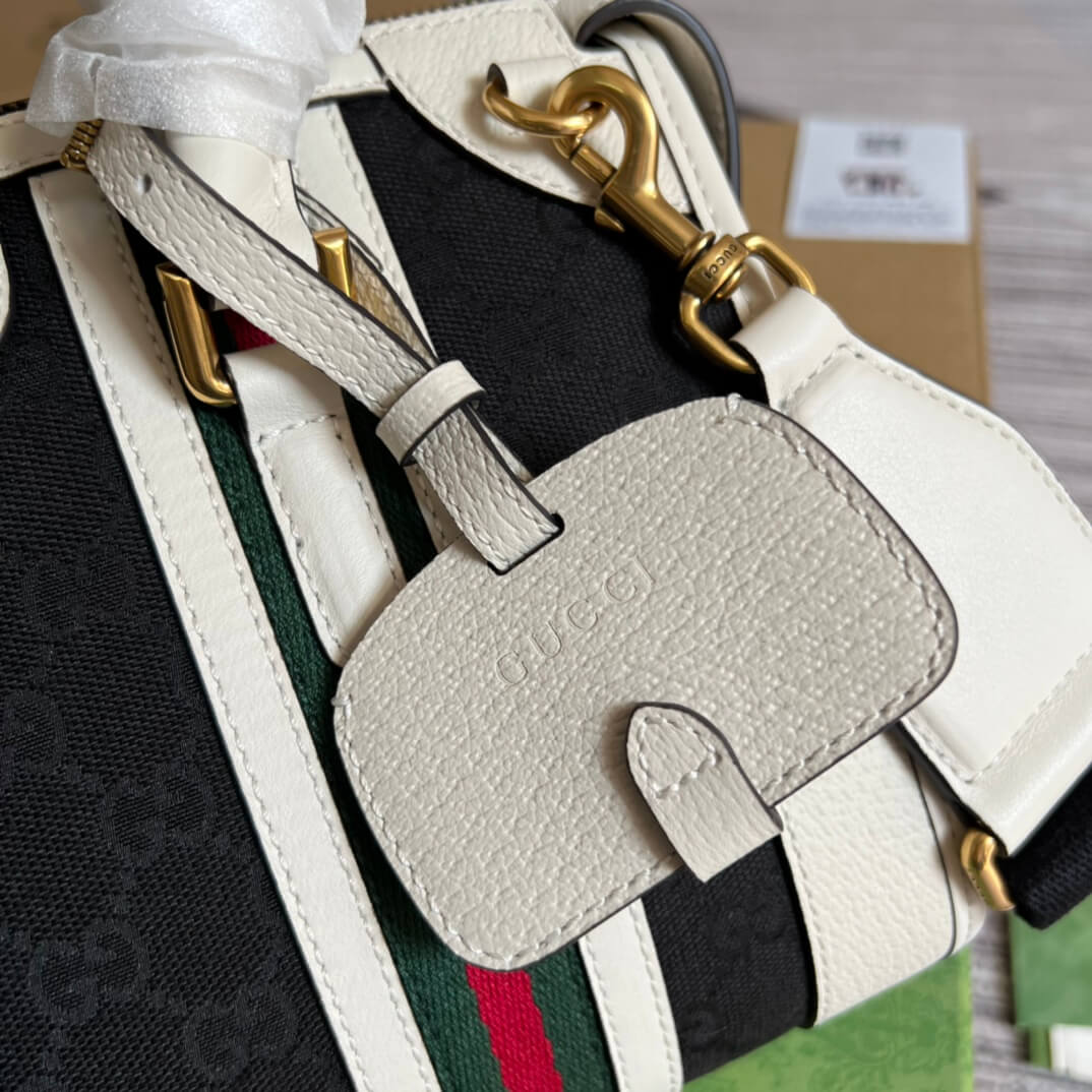 GC 715772 Exquisite PM white black 27CM