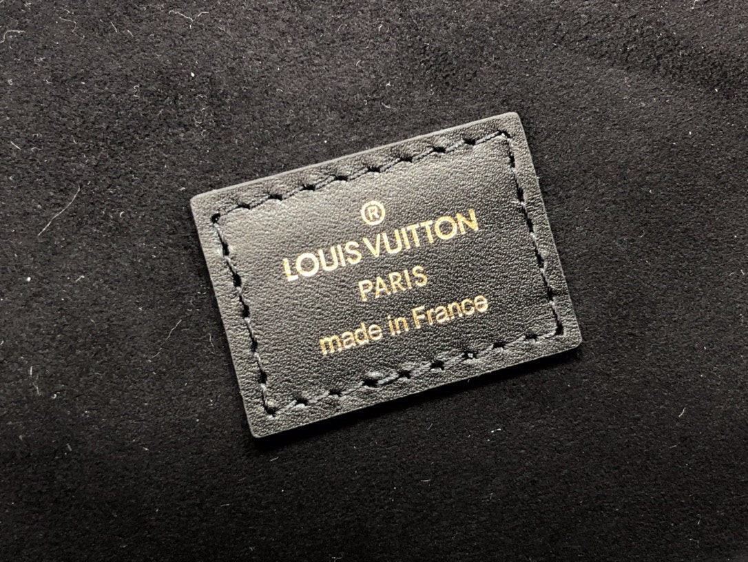 Louis Vuitton Pochette Metis Monogram Empreinte Black For Spring,  Shoulder And Crossbody Bags 9.8in/25cm Louis Vuitton M46028