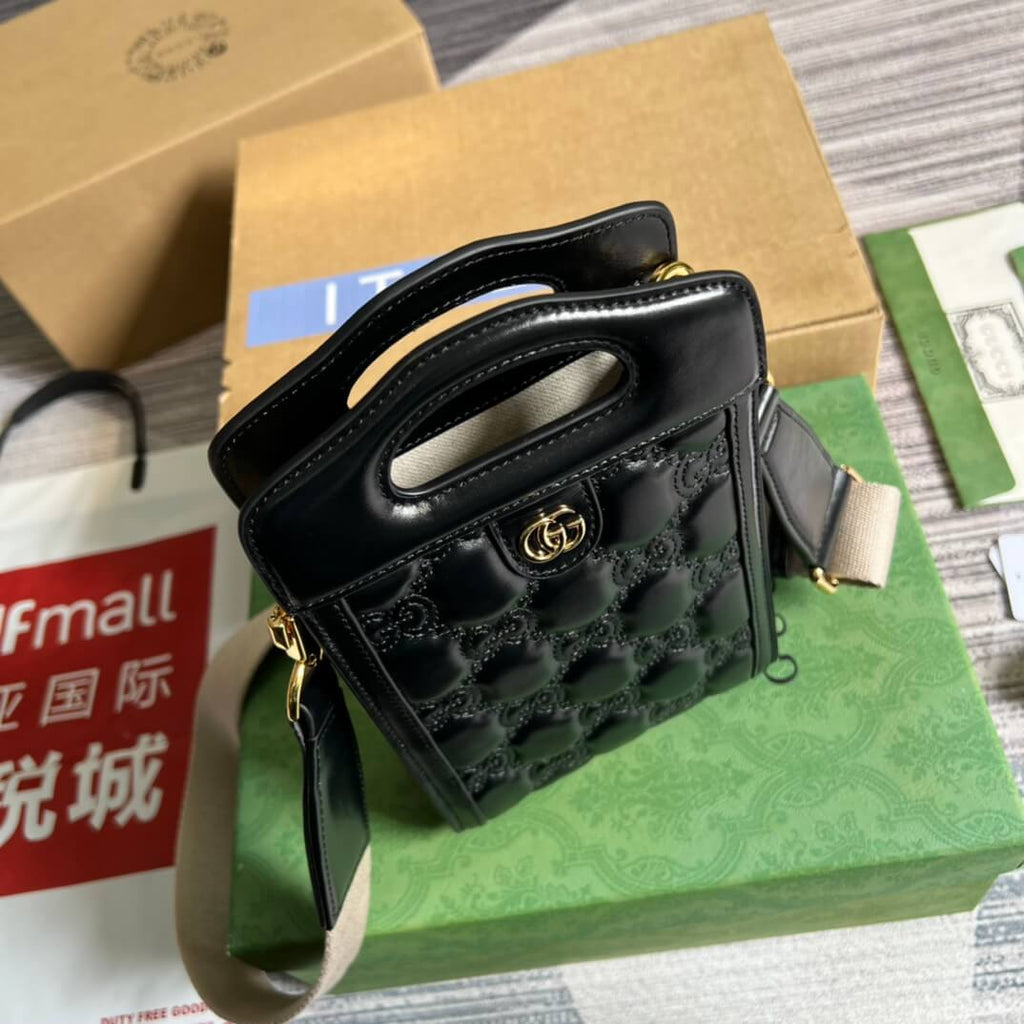GC 723776 UM8HG 1046 matelassé 14cm black
