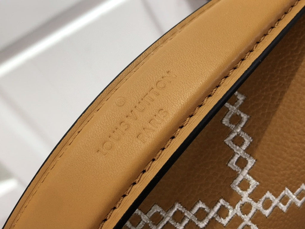 Louis Vuitton Pochette Metis Monogram Empreinte Arizona Brown For Spring,  Shoulder And Crossbody Bags 9.8in/25cm Louis Vuitton M46018
