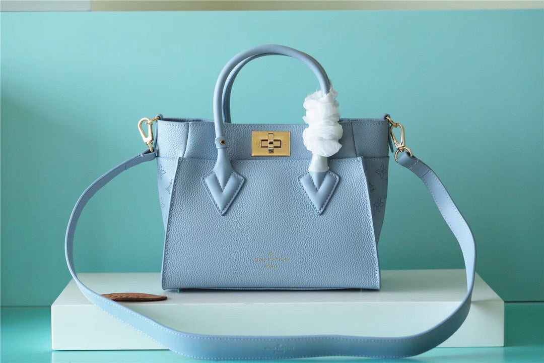 Louis Vuitton On My Side PM Mahina Bleu Nuage Blue For Women,  Shoulder And Crossbody Bags 25cm/9.8in Louis Vuitton M59432