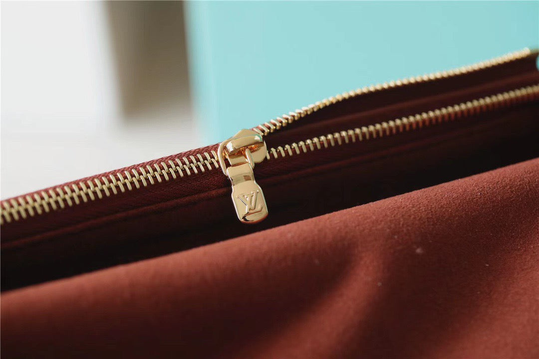 Louis Vuitton Mylockme Chain Pochette Brown / Quartz White For Women,  Shoulder and Crossbody Bags 7.5in/19cm Louis VuittonÃƒâ€šÃ‚Â 