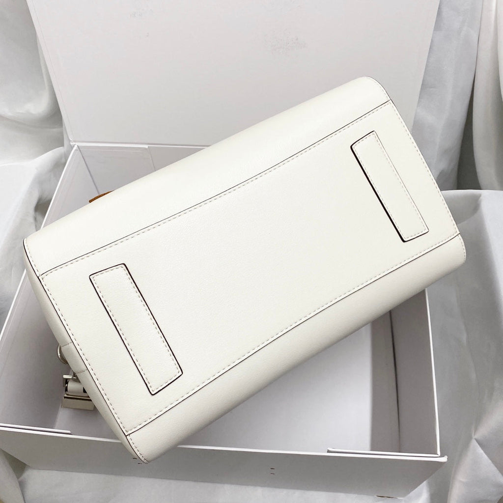 gv Antigona Bag White For Women, Handbags, Shoulder Bags 13in/33cm GVCÃ‚Â 