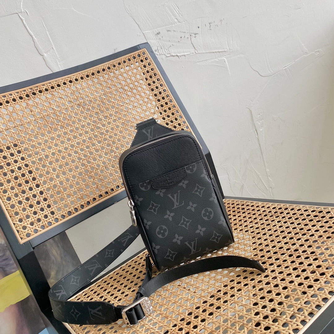 Louis Vuitton Outdoor Slingbag Taigarama Noir Black For Men, Bags, Crossbody Bags 8.3in/21cm Louis Vuitton M30741