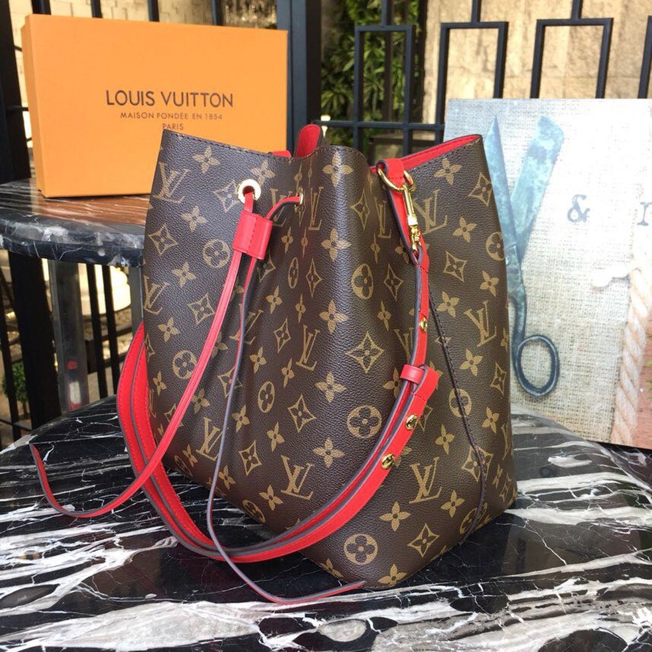 Louis Vuitton NeoNoe MM Bucket Bag Monogram Canvas Coquelicot Red For Women, Women’s Handbags, Shoulder And Crossbody Bags 10.2in/26cm Louis Vuitton M44021