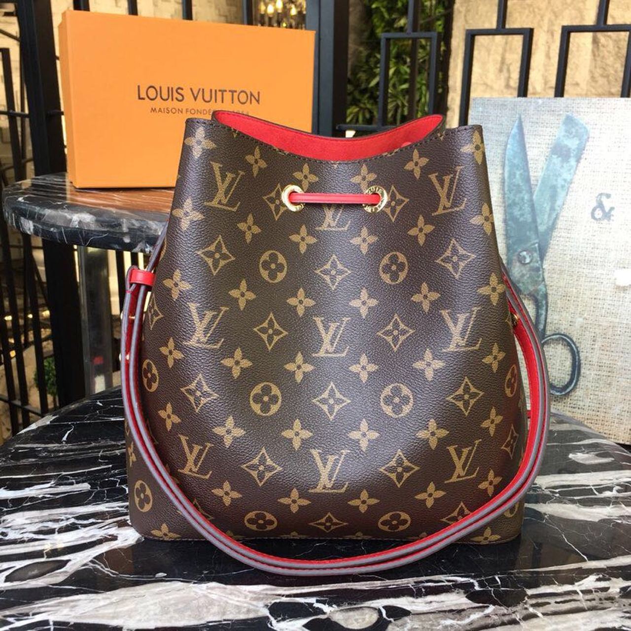 Louis Vuitton NeoNoe MM Bucket Bag Monogram Canvas Coquelicot Red For Women, WomenÃƒÂ¢Ã¢â€šÂ¬Ã¢â€žÂ¢s Handbags, Shoulder And Crossbody Bags 10.2in/26cm Louis Vuitton M44021