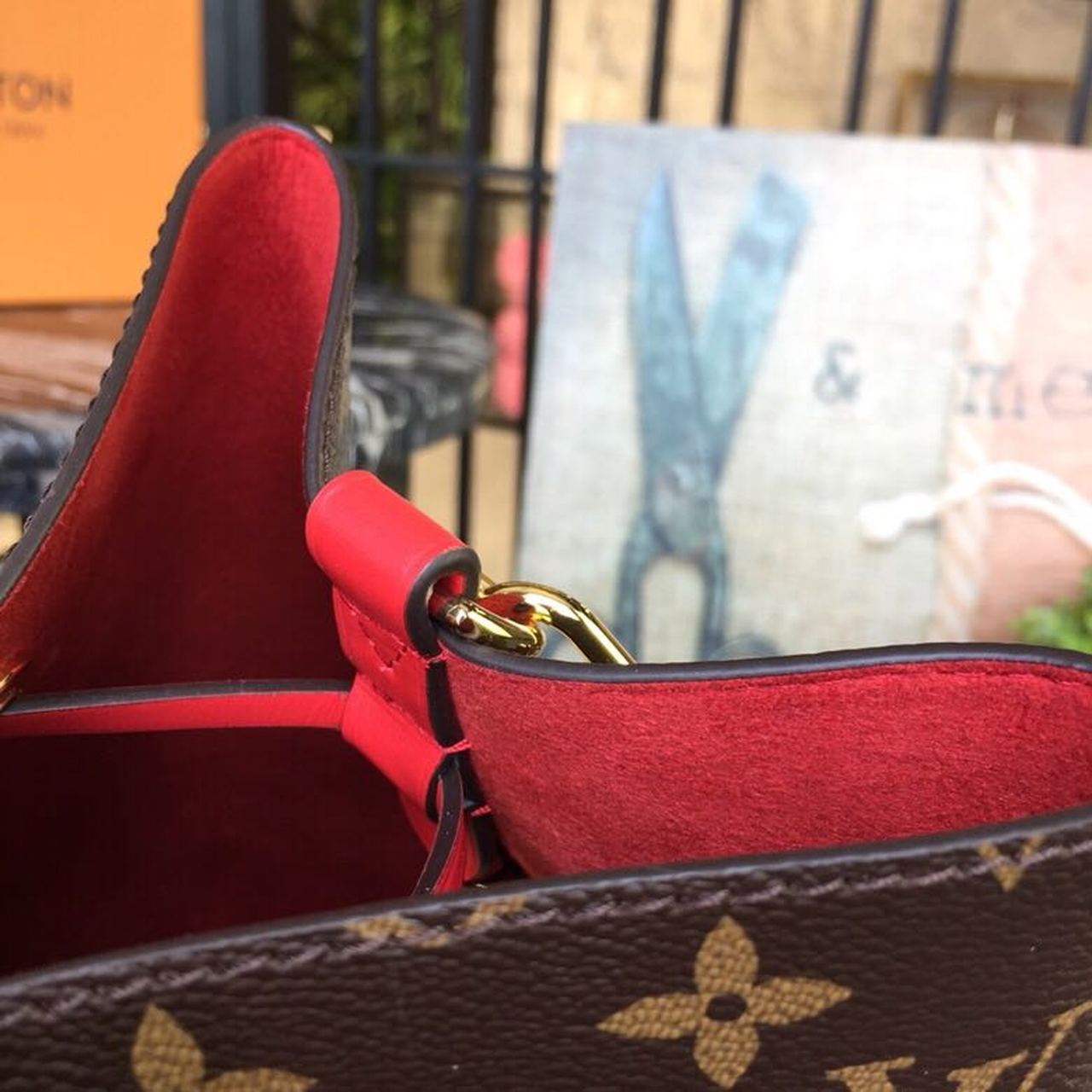 Louis Vuitton NeoNoe MM Bucket Bag Monogram Canvas Coquelicot Red For Women, WomenÃƒÂ¢Ã¢â€šÂ¬Ã¢â€žÂ¢s Handbags, Shoulder And Crossbody Bags 10.2in/26cm Louis Vuitton M44021