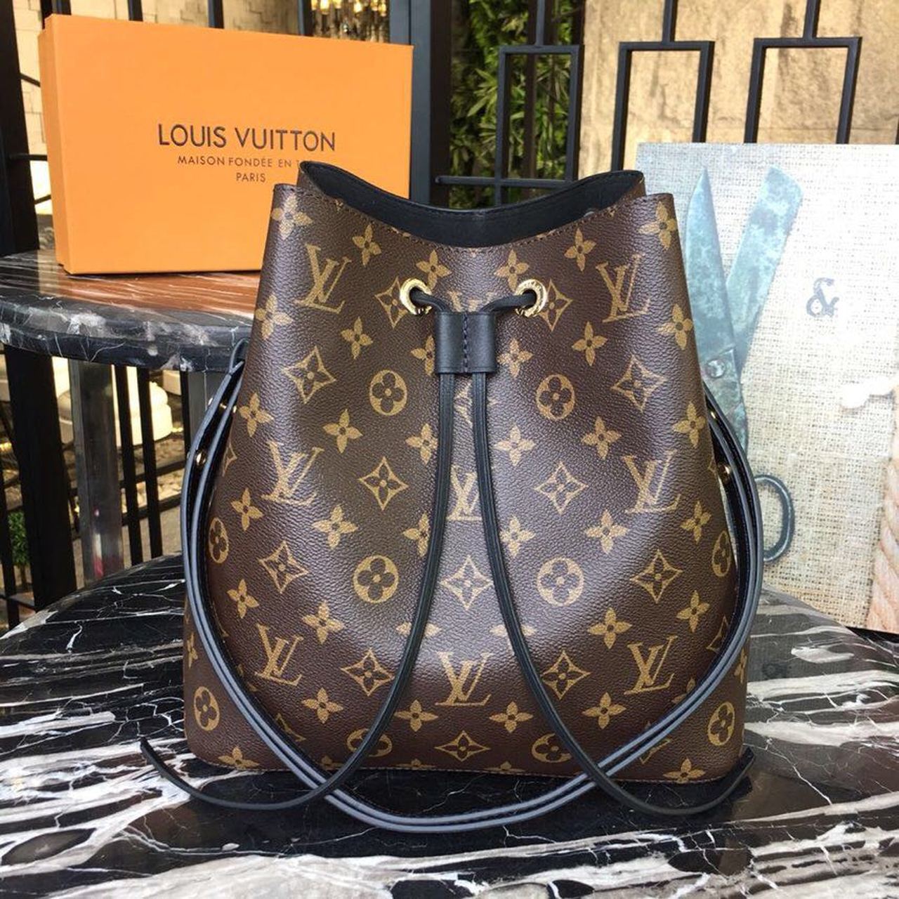 Louis Vuitton NeoNoe MM Bucket Bag Monogram Canvas Black For Women, WomenÃƒÂ¢Ã¢â€šÂ¬Ã¢â€žÂ¢s Handbags, Shoulder And Crossbody Bags 10.2in/26cm Louis Vuitton M44020