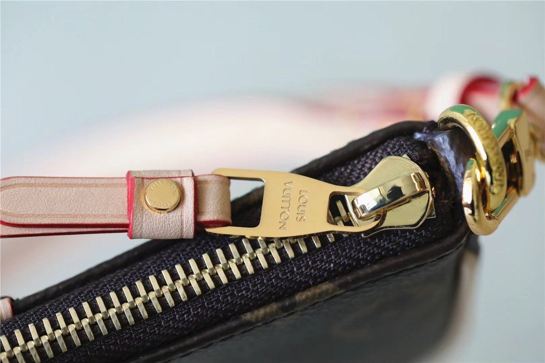 Louis Vuitton Easy Pouch On Strap Monogram Canvas For Women,  Shoulder And Crossbody Bags 19cm/7.5in Louis Vuitton