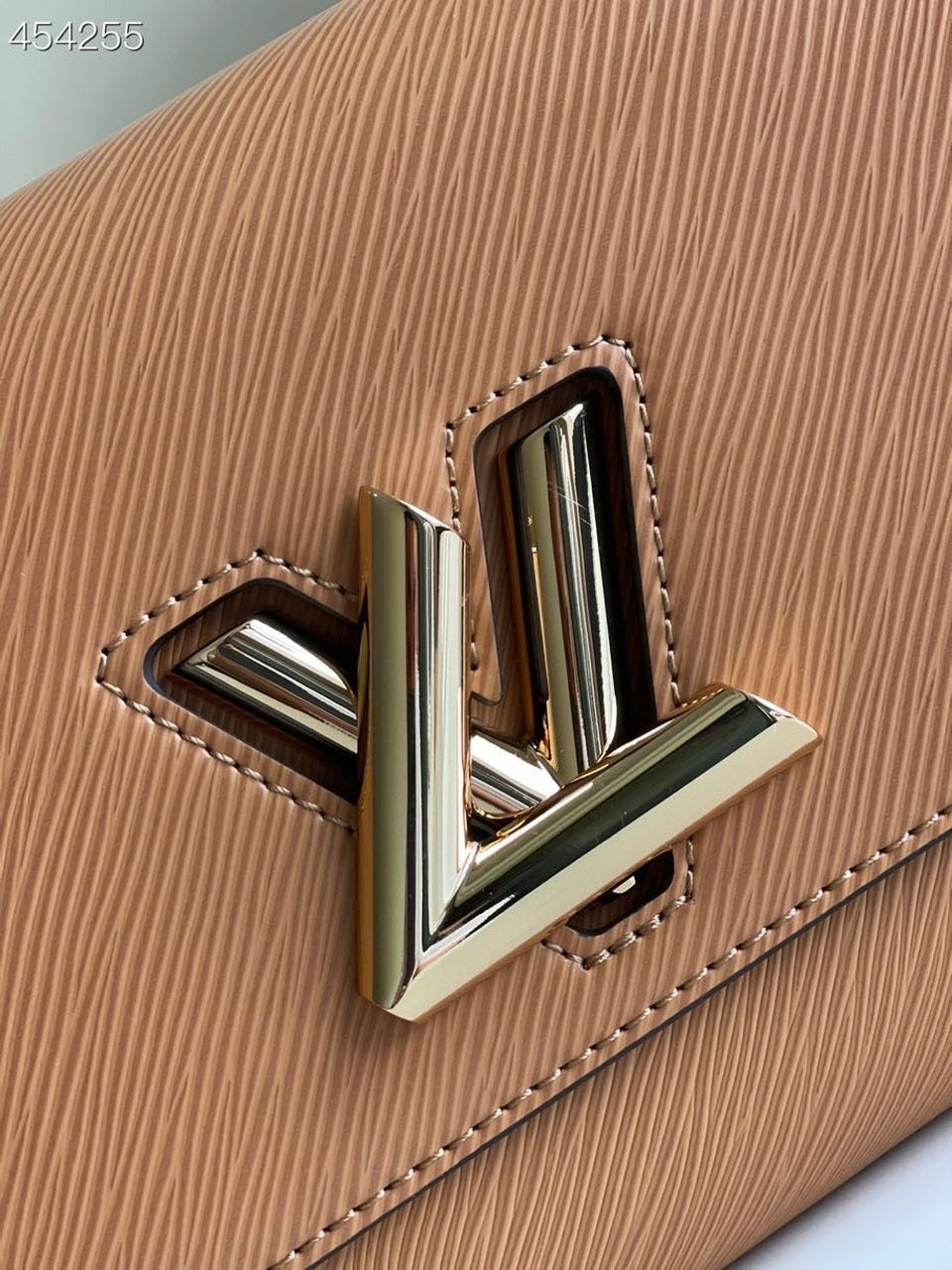 Louis Vuitton Twist MM Monogram Blossoms Honey Gold For Women, WoHandbag, Shoulder And Crossbody Bags 9.1in/23cm Louis Vuitton M57506
