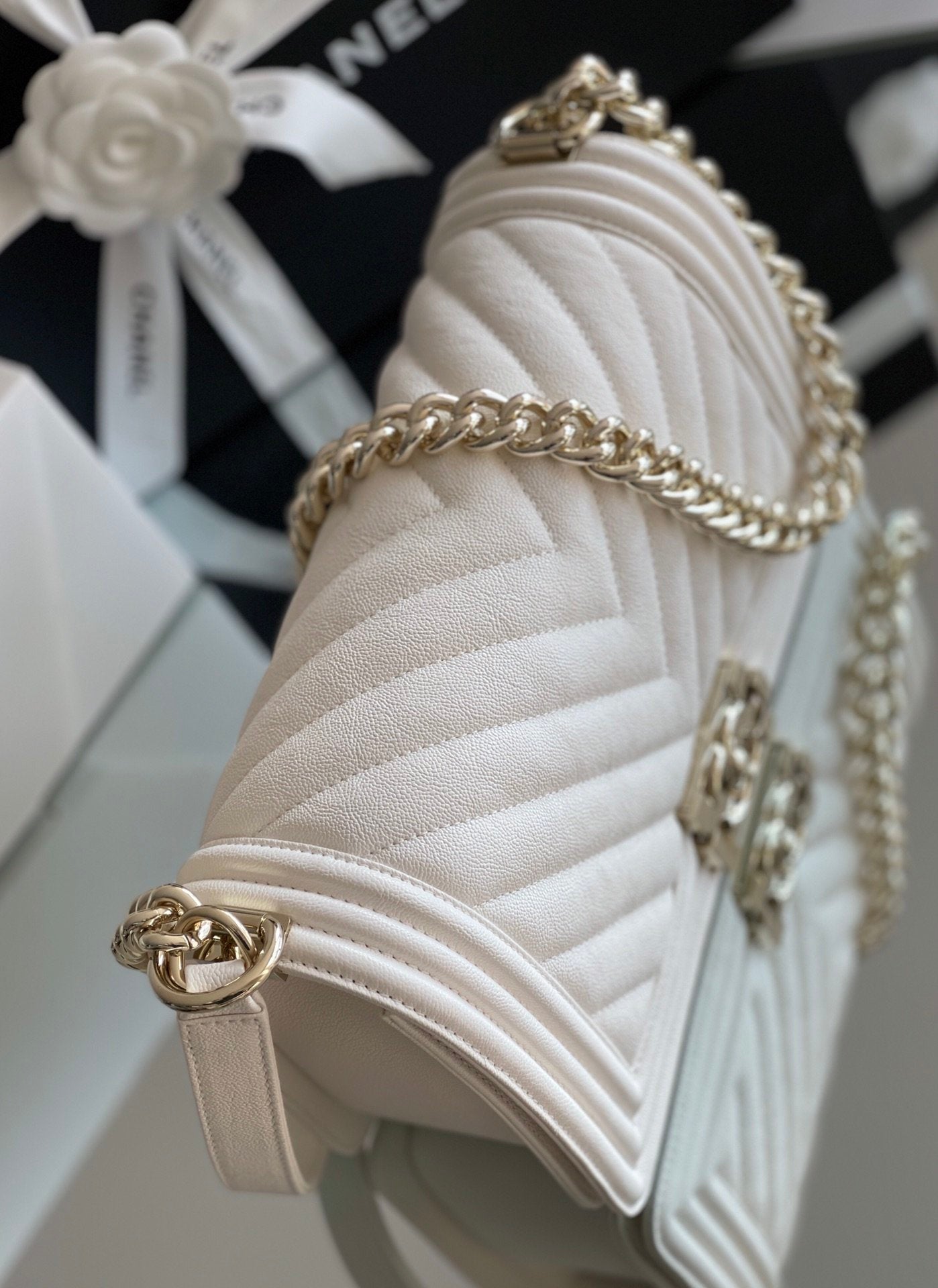 ChanelMeGLAMIum Classic GlamIap Bag 25cm White For Women A67086