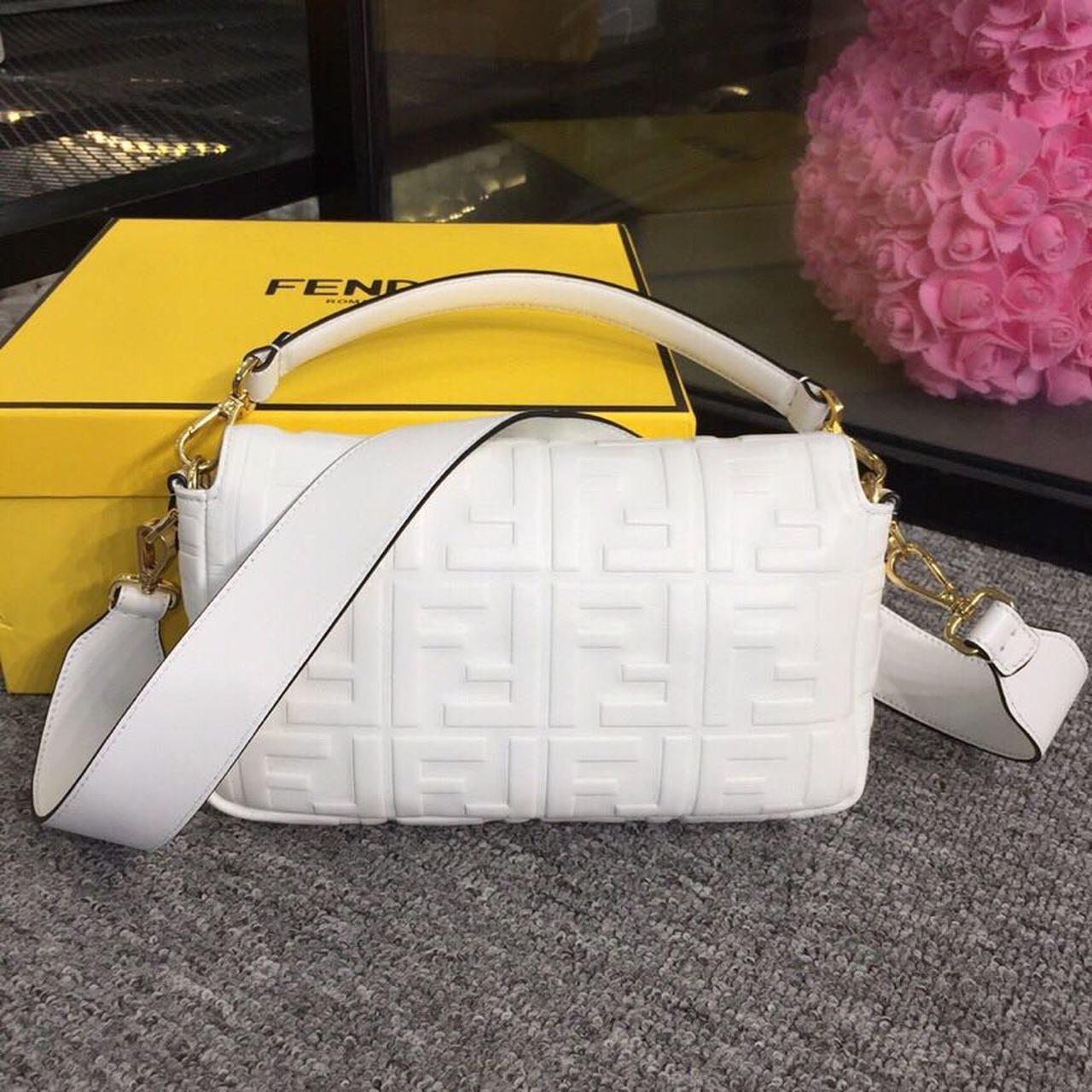 Baguette Nappa White For Women, Handbags, Shoulder And Crossbody Bags 10.6in/27cm FF 8BR600A72VF15AO