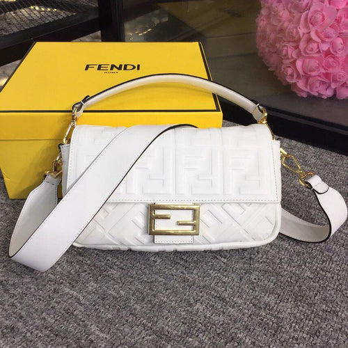 Baguette Nappa White For Women, Women’s Handbags, Shoulder And Crossbody Bags 10.6in/27cm FF 8BR600A72VF15AO