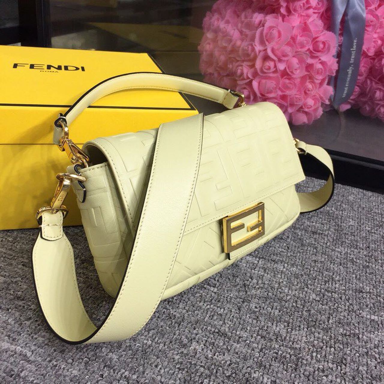 Baguette Nappa Cream For Women, Handbags, Shoulder And Crossbody Bags 10.6in/27cm FF 8BR600
