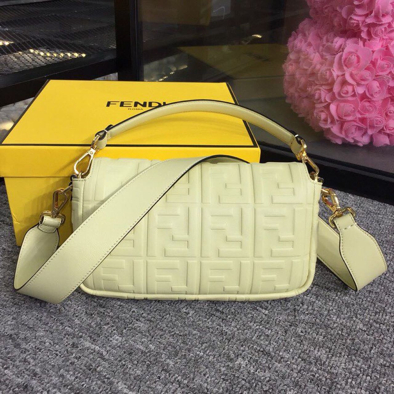 Baguette Nappa Cream For Women, Handbags, Shoulder And Crossbody Bags 10.6in/27cm FF 8BR600